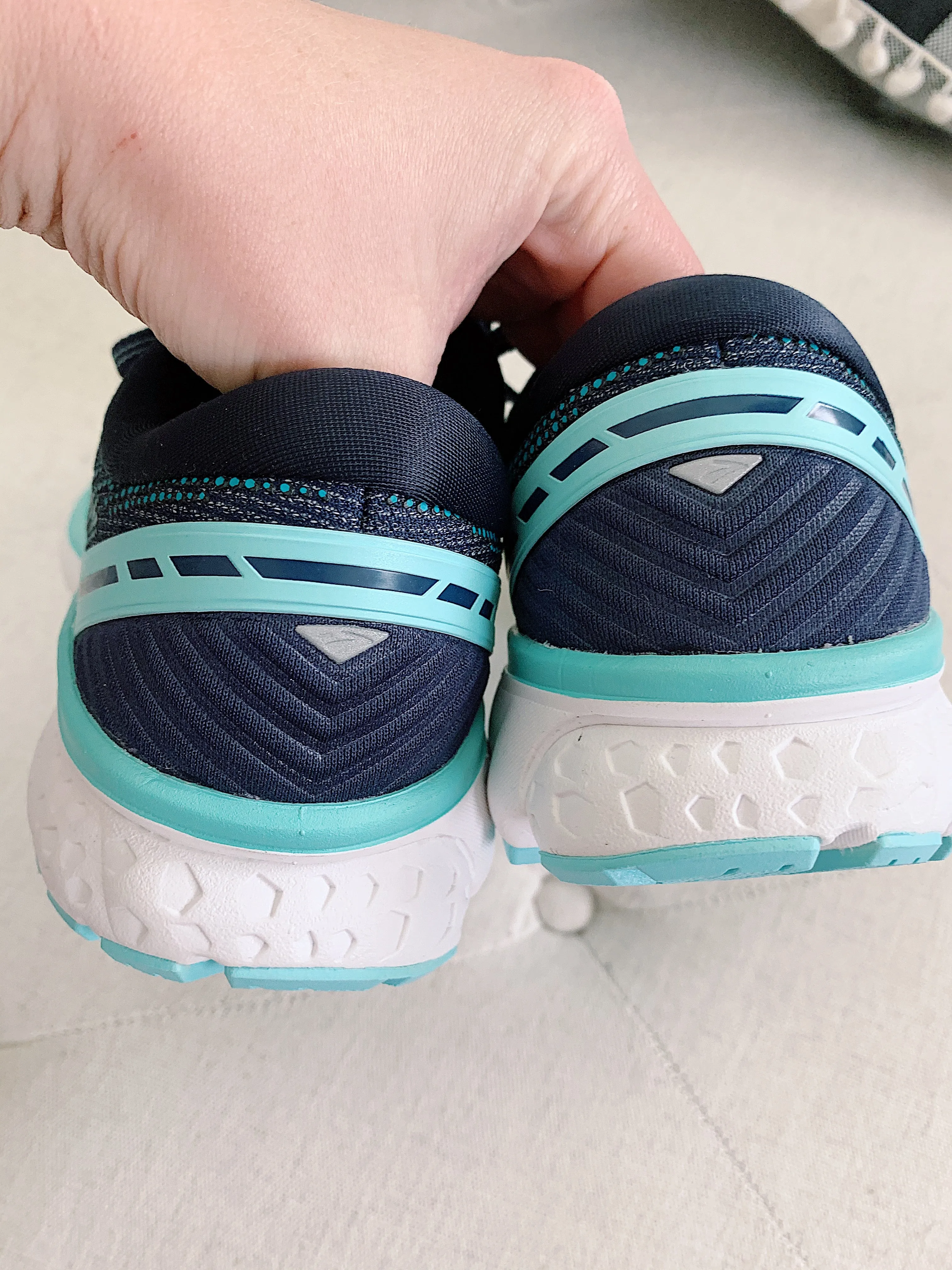 Brooks Running Tennis Sneakers size 7W