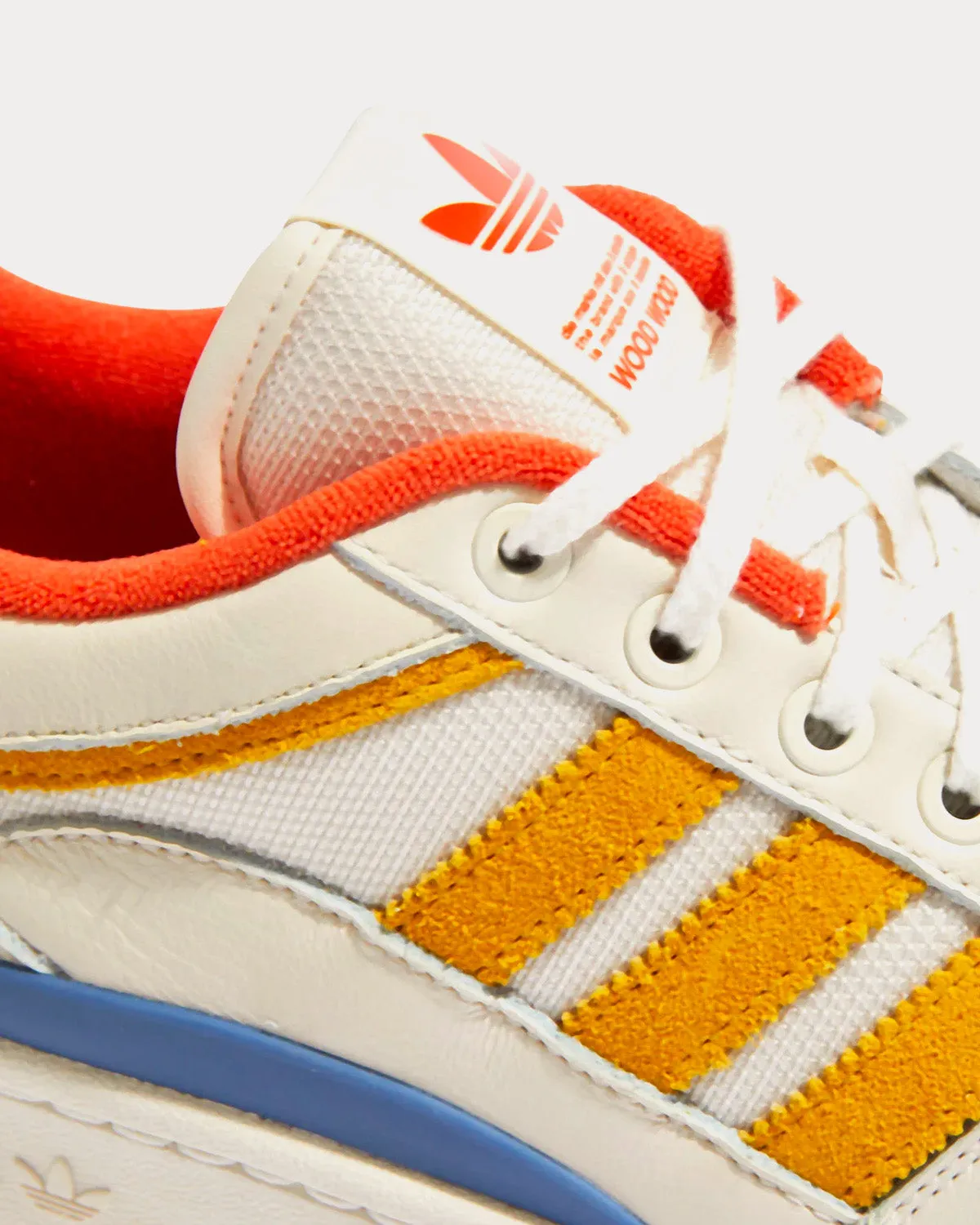 Forum Low White / Gloamb / Hazyel Low Top Sneakers