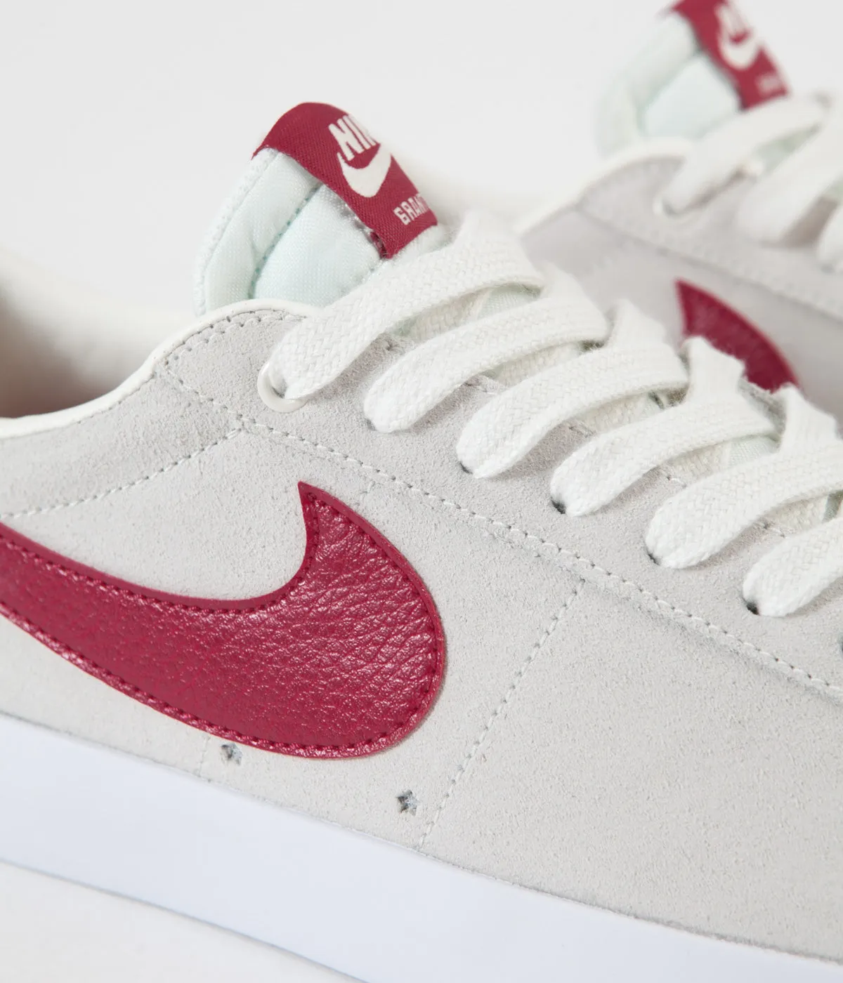 Nike SB Blazer Low GT Shoes - Sail / Cardinal Red - White - Gum Light Brown
